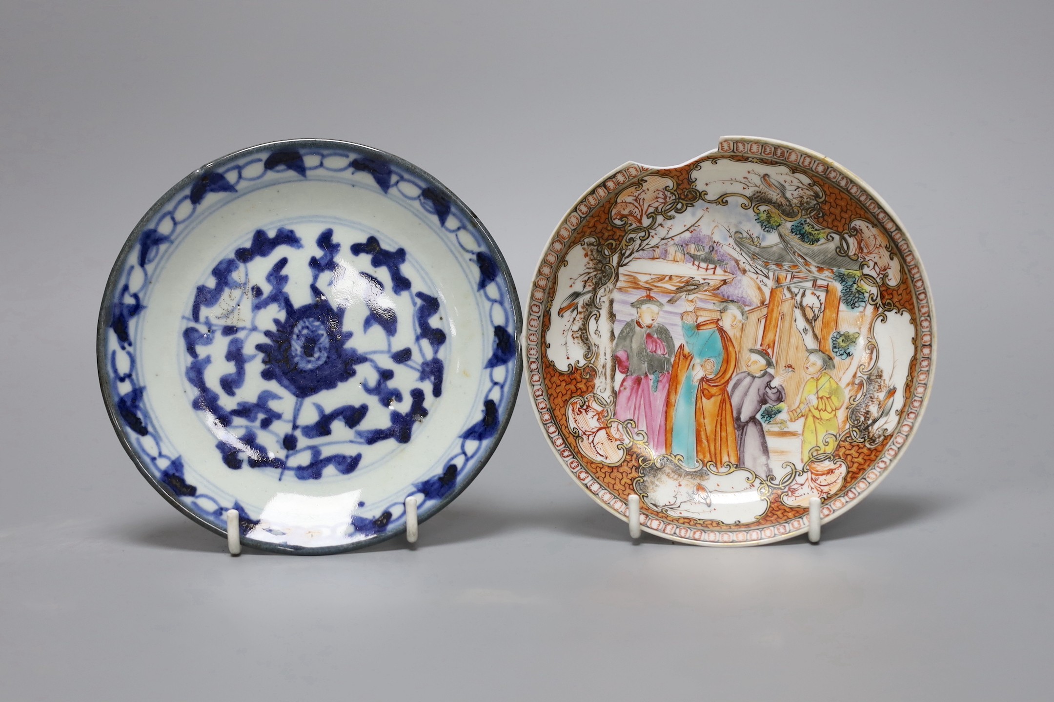 An 18th century Chinese export saucer dish (a.f), a Chinese blue and white dish and yellow ground ‘dragon’ bowl